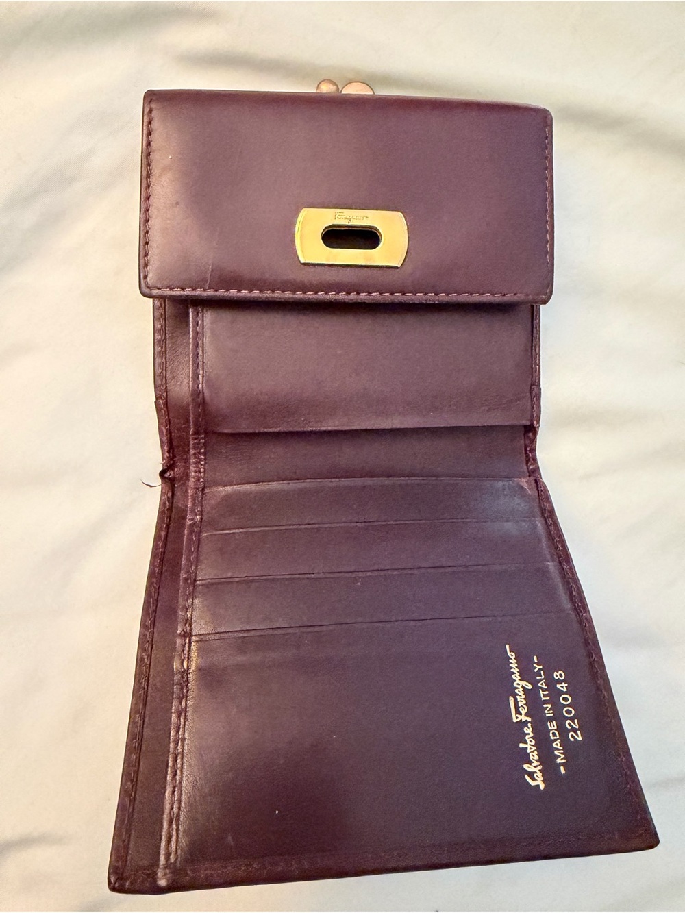 Vintage Salvatore Ferragamo Gancini Leather Tri-Fold Wallet 220048 Burgundy Plum